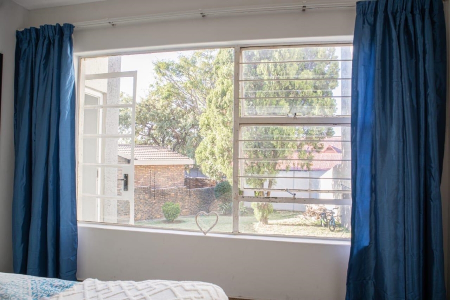 2 Bedroom Property for Sale in Constantia Kloof Gauteng