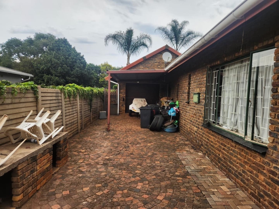 4 Bedroom Property for Sale in Lyttelton Manor Gauteng