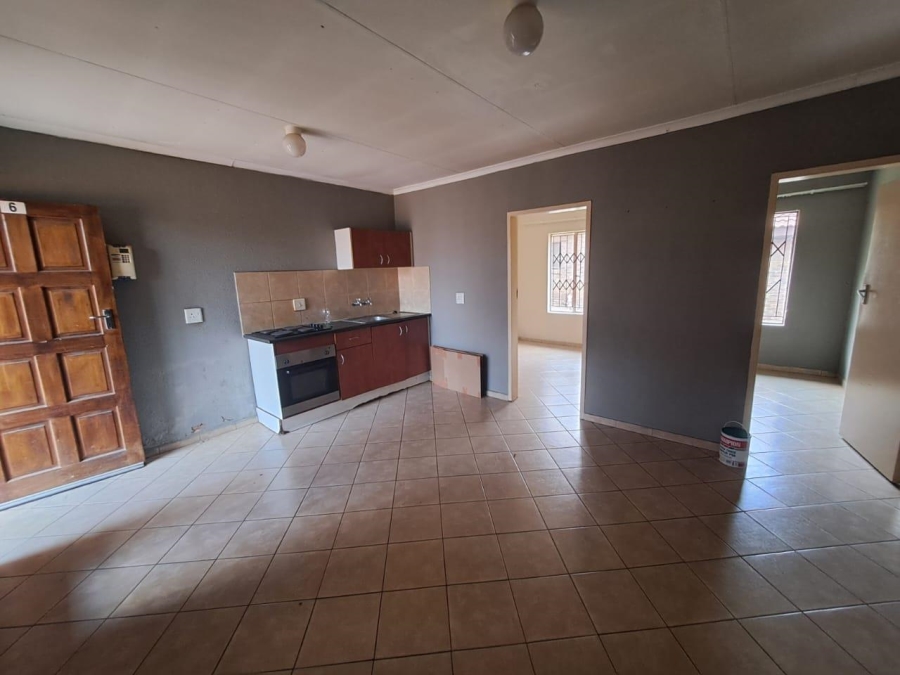 To Let 2 Bedroom Property for Rent in Olievenhoutbosch A H Gauteng