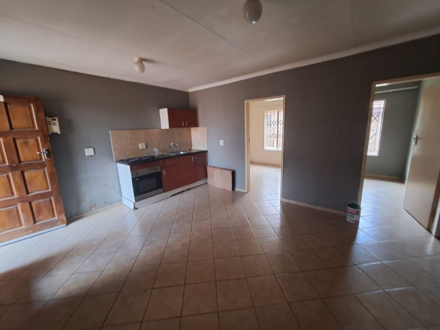 To Let 2 Bedroom Property for Rent in Olievenhoutbosch A H Gauteng