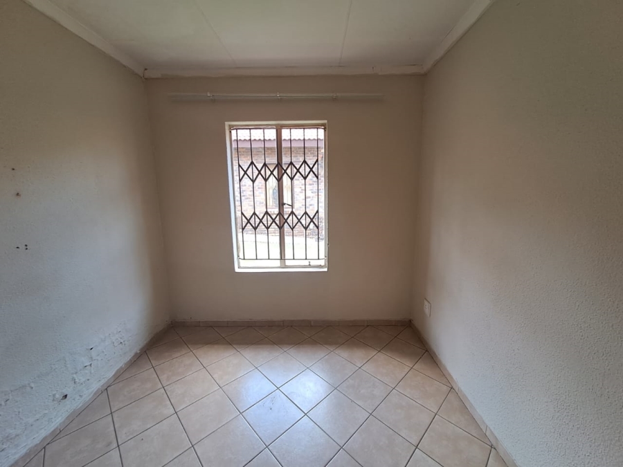 To Let 2 Bedroom Property for Rent in Olievenhoutbosch A H Gauteng