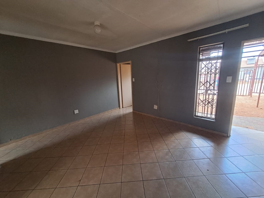 To Let 2 Bedroom Property for Rent in Olievenhoutbosch A H Gauteng