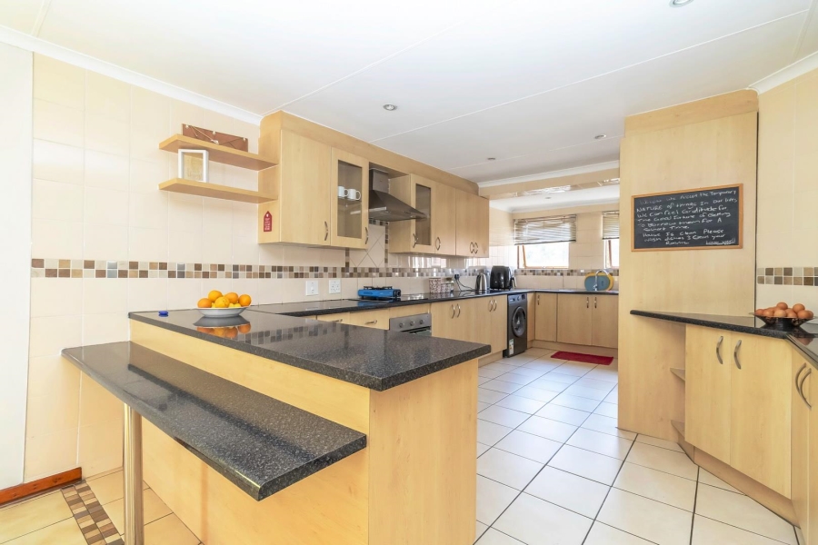 3 Bedroom Property for Sale in Kloofendal Gauteng