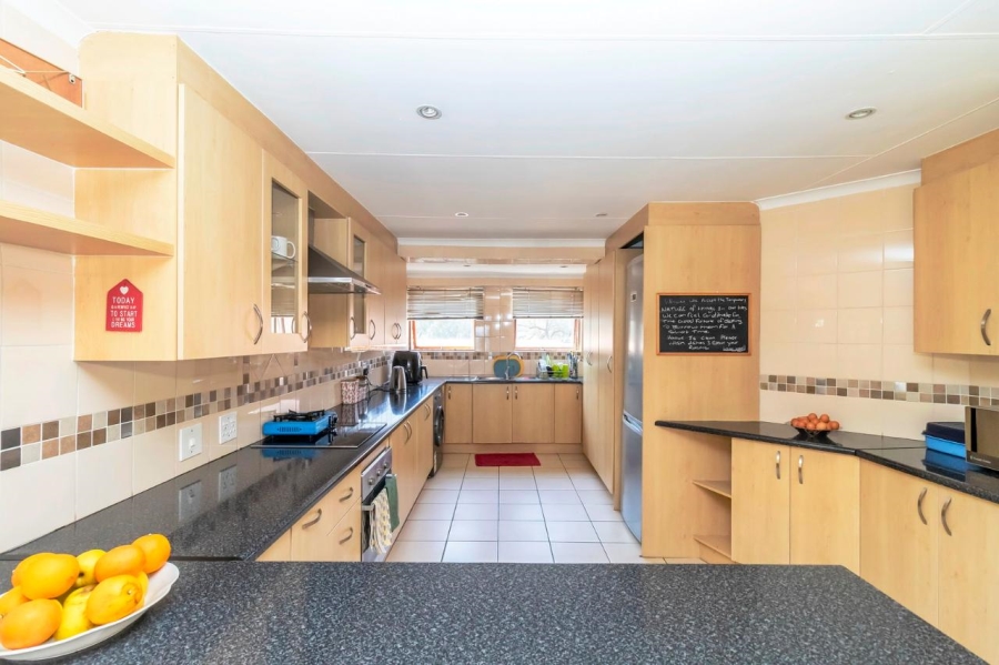 3 Bedroom Property for Sale in Kloofendal Gauteng