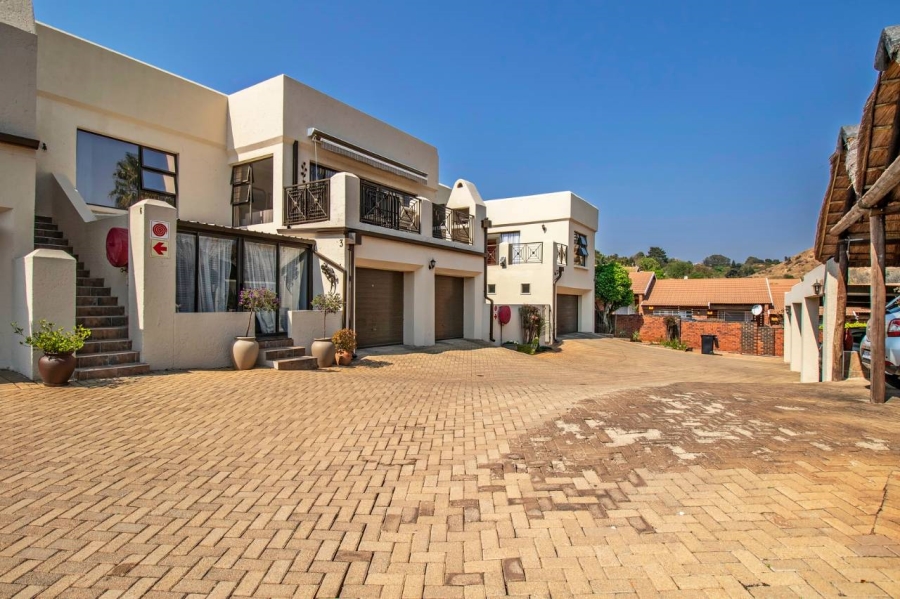 3 Bedroom Property for Sale in Kloofendal Gauteng