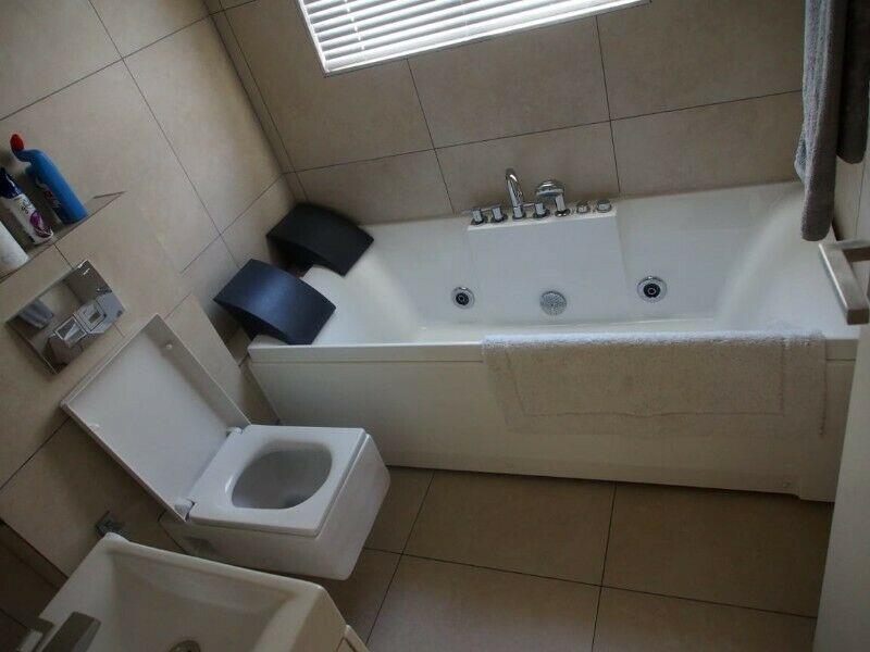 To Let 2 Bedroom Property for Rent in Morningside Gauteng