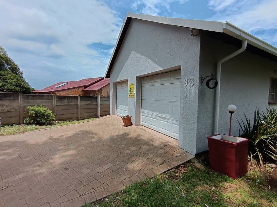 3 Bedroom Property for Sale in Brackendowns Gauteng