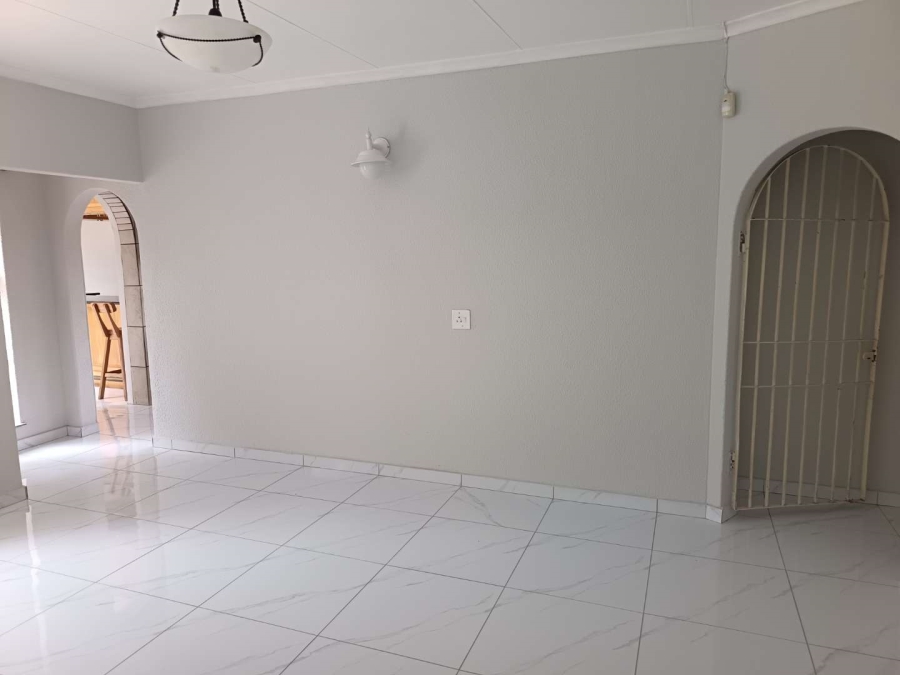 3 Bedroom Property for Sale in Brackendowns Gauteng