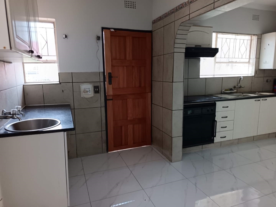 3 Bedroom Property for Sale in Brackendowns Gauteng