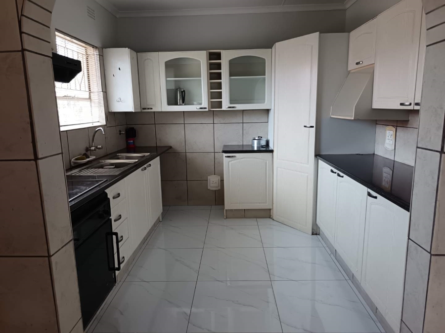 3 Bedroom Property for Sale in Brackendowns Gauteng