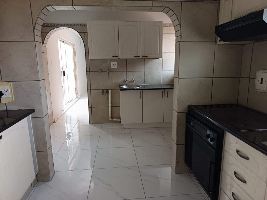 3 Bedroom Property for Sale in Brackendowns Gauteng