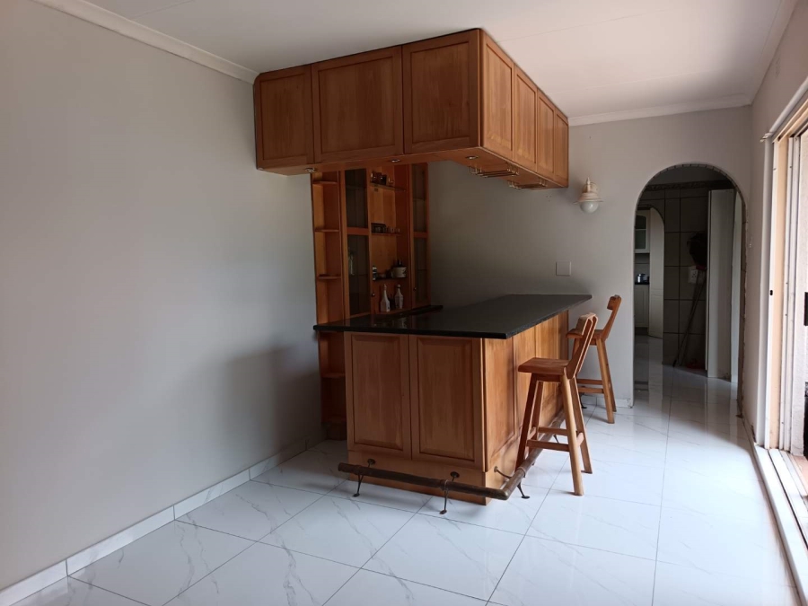 3 Bedroom Property for Sale in Brackendowns Gauteng