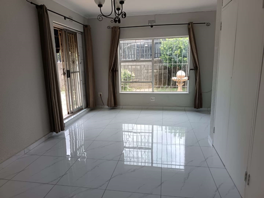 3 Bedroom Property for Sale in Brackendowns Gauteng