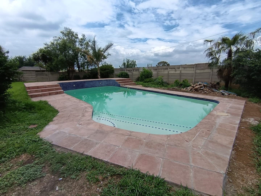 3 Bedroom Property for Sale in Brackendowns Gauteng