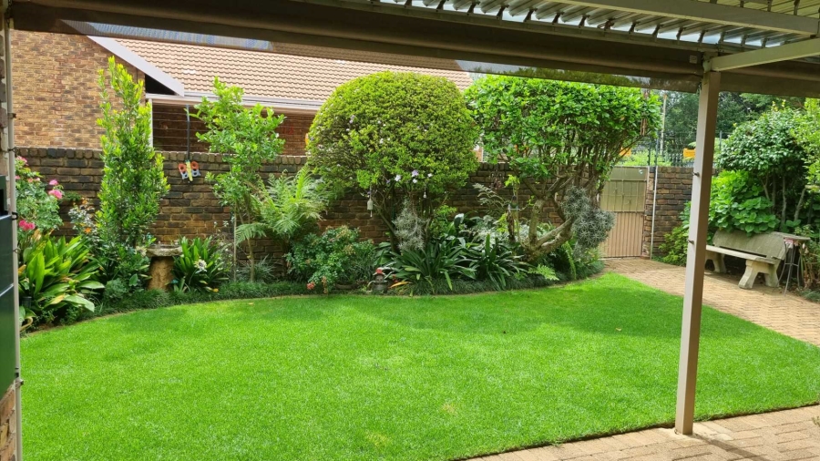 3 Bedroom Property for Sale in Birchleigh Gauteng