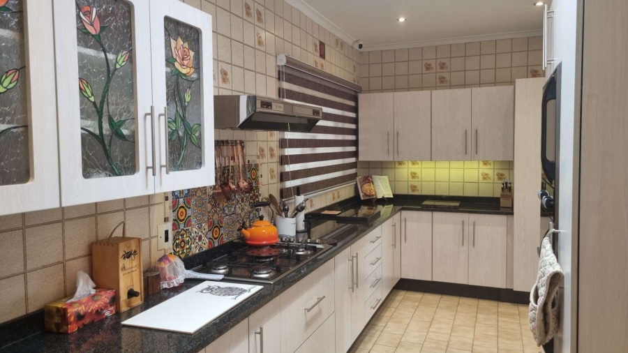 3 Bedroom Property for Sale in Birchleigh Gauteng