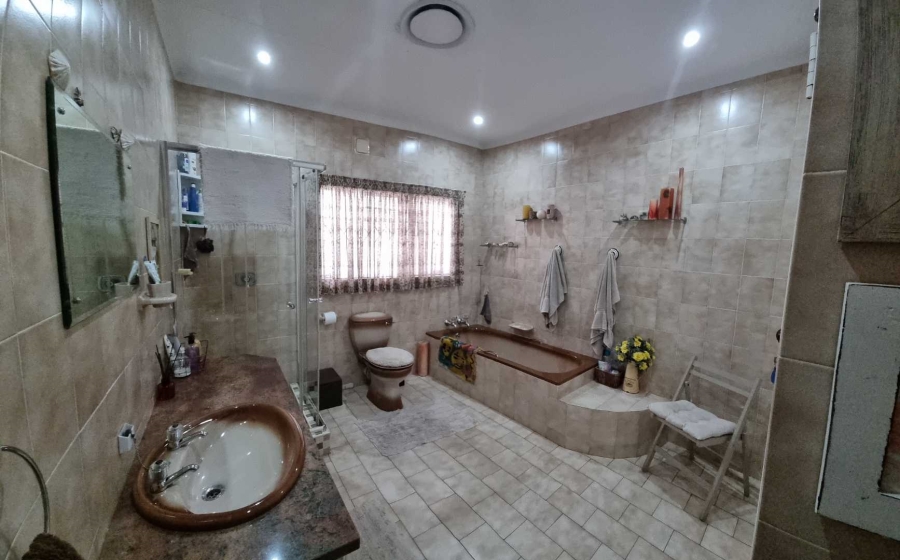 3 Bedroom Property for Sale in Birchleigh Gauteng