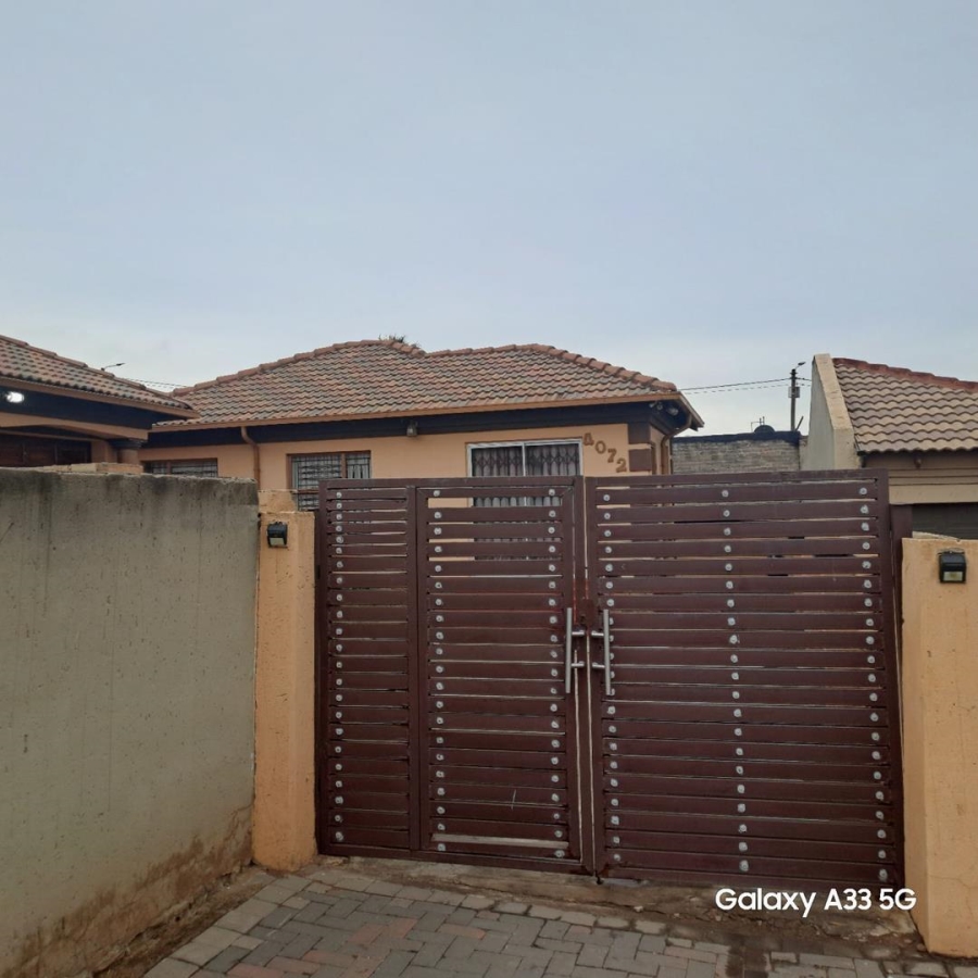 3 Bedroom Property for Sale in Clayville Gauteng