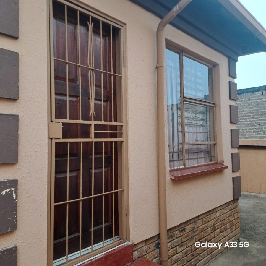 3 Bedroom Property for Sale in Clayville Gauteng