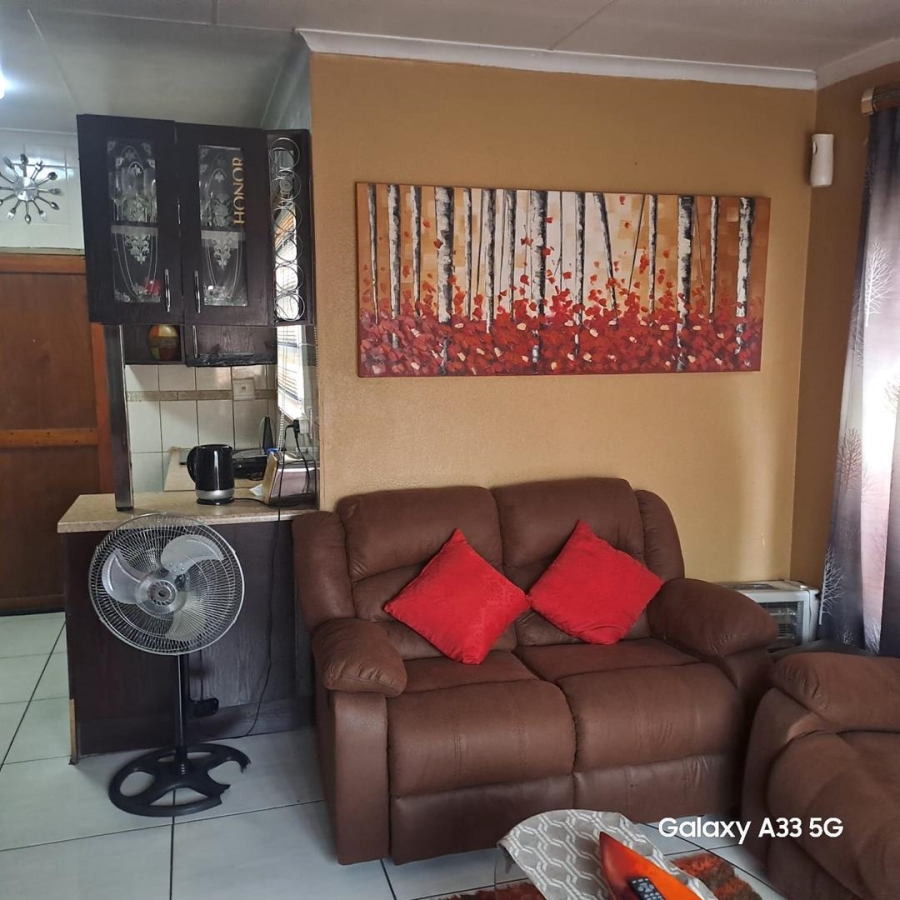 3 Bedroom Property for Sale in Clayville Gauteng