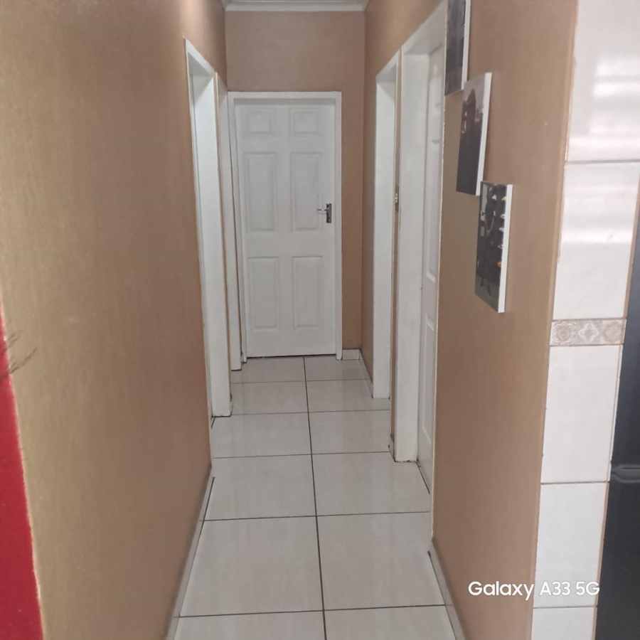 3 Bedroom Property for Sale in Clayville Gauteng