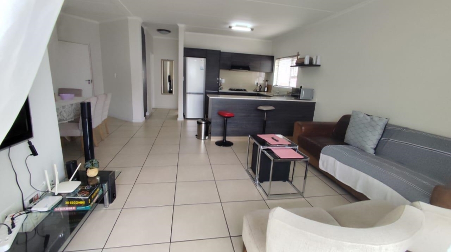 2 Bedroom Property for Sale in Greenstone Hill Gauteng