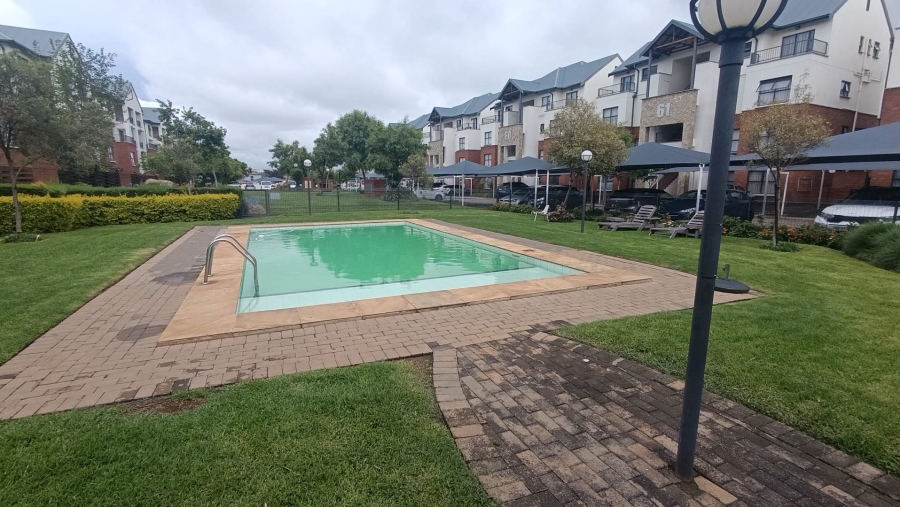 2 Bedroom Property for Sale in Greenstone Hill Gauteng