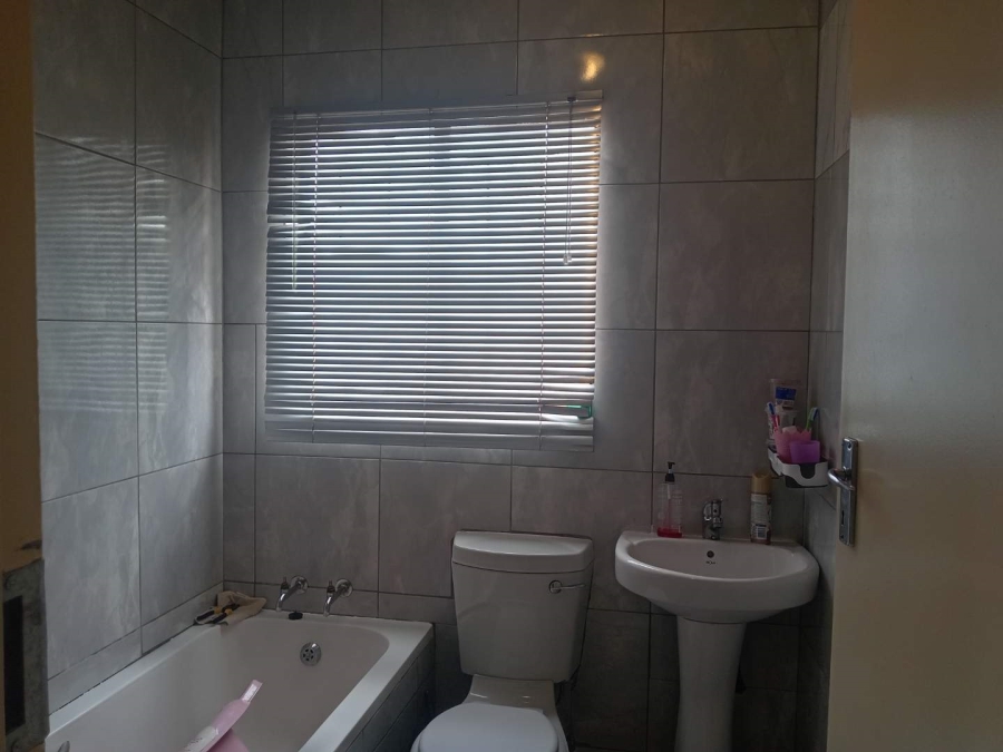 2 Bedroom Property for Sale in Soshanguve East Gauteng