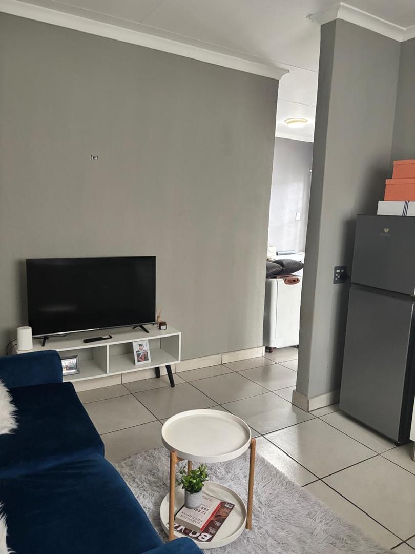 To Let 1 Bedroom Property for Rent in Capital Park Gauteng