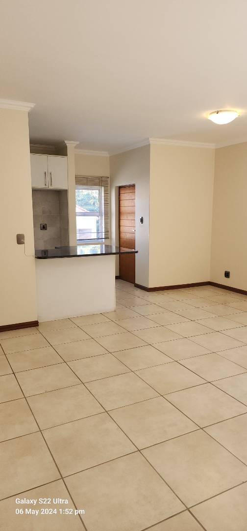 To Let 2 Bedroom Property for Rent in Saxonwold Gauteng