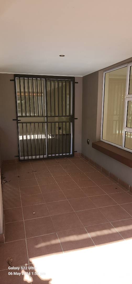 To Let 2 Bedroom Property for Rent in Saxonwold Gauteng