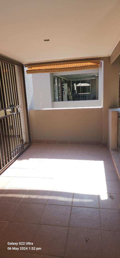 To Let 2 Bedroom Property for Rent in Saxonwold Gauteng