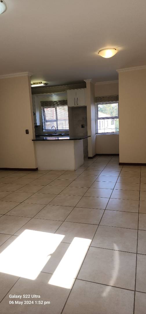 To Let 2 Bedroom Property for Rent in Saxonwold Gauteng