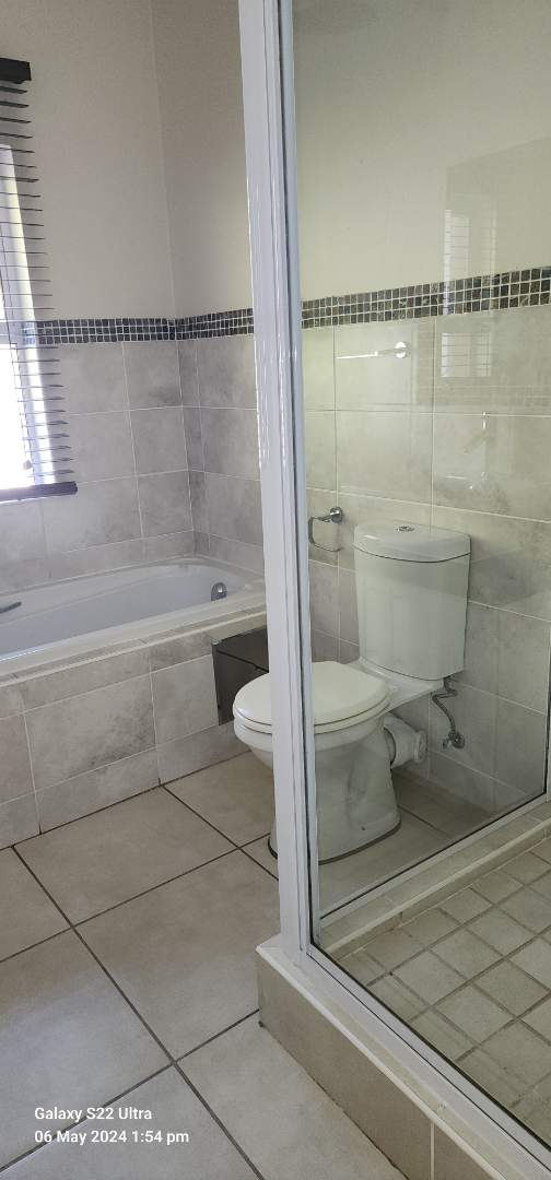 To Let 2 Bedroom Property for Rent in Saxonwold Gauteng