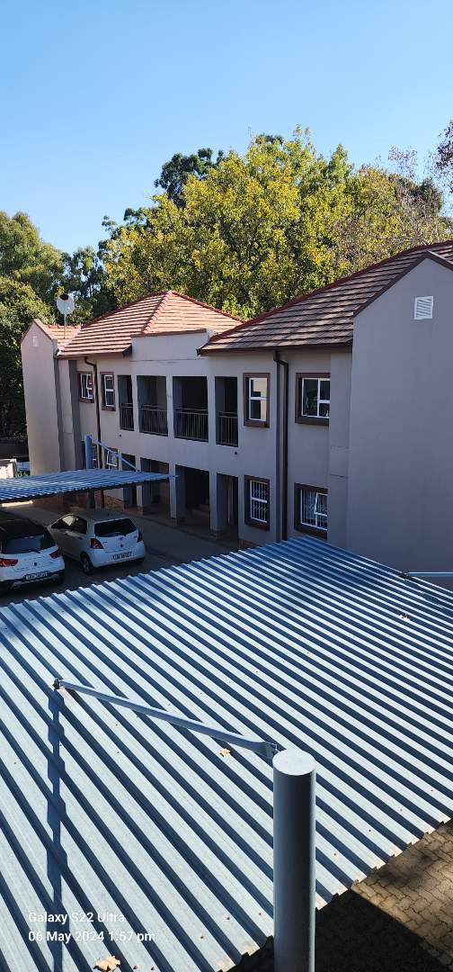 To Let 2 Bedroom Property for Rent in Saxonwold Gauteng