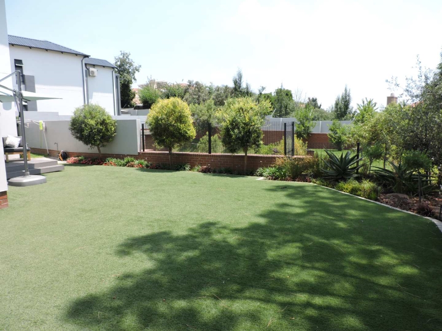 3 Bedroom Property for Sale in Broadacres Gauteng