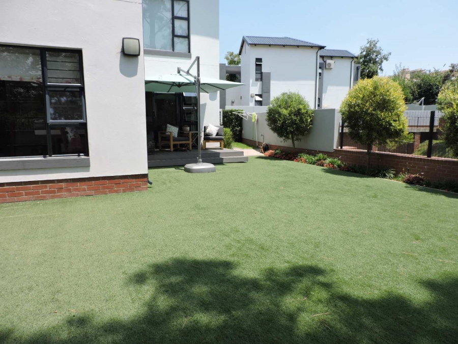 3 Bedroom Property for Sale in Broadacres Gauteng