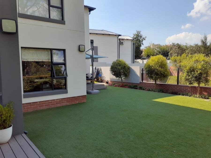 3 Bedroom Property for Sale in Broadacres Gauteng