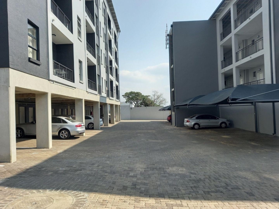 To Let 2 Bedroom Property for Rent in Grand Central Gauteng