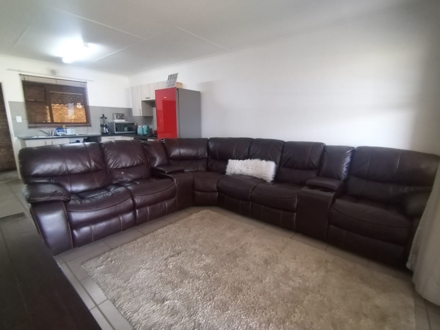 3 Bedroom Property for Sale in Albertsdal Gauteng