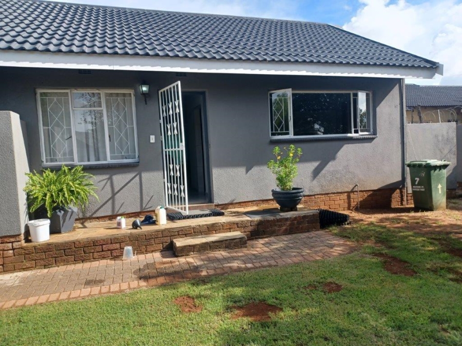 To Let 3 Bedroom Property for Rent in Mayberry Park Gauteng