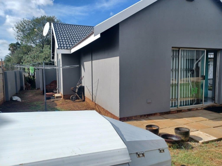 To Let 3 Bedroom Property for Rent in Mayberry Park Gauteng