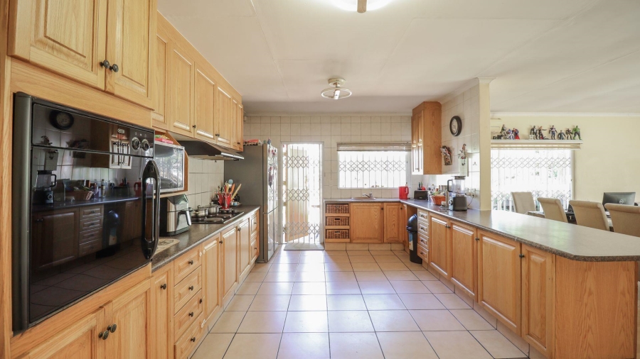 3 Bedroom Property for Sale in Bromhof Gauteng