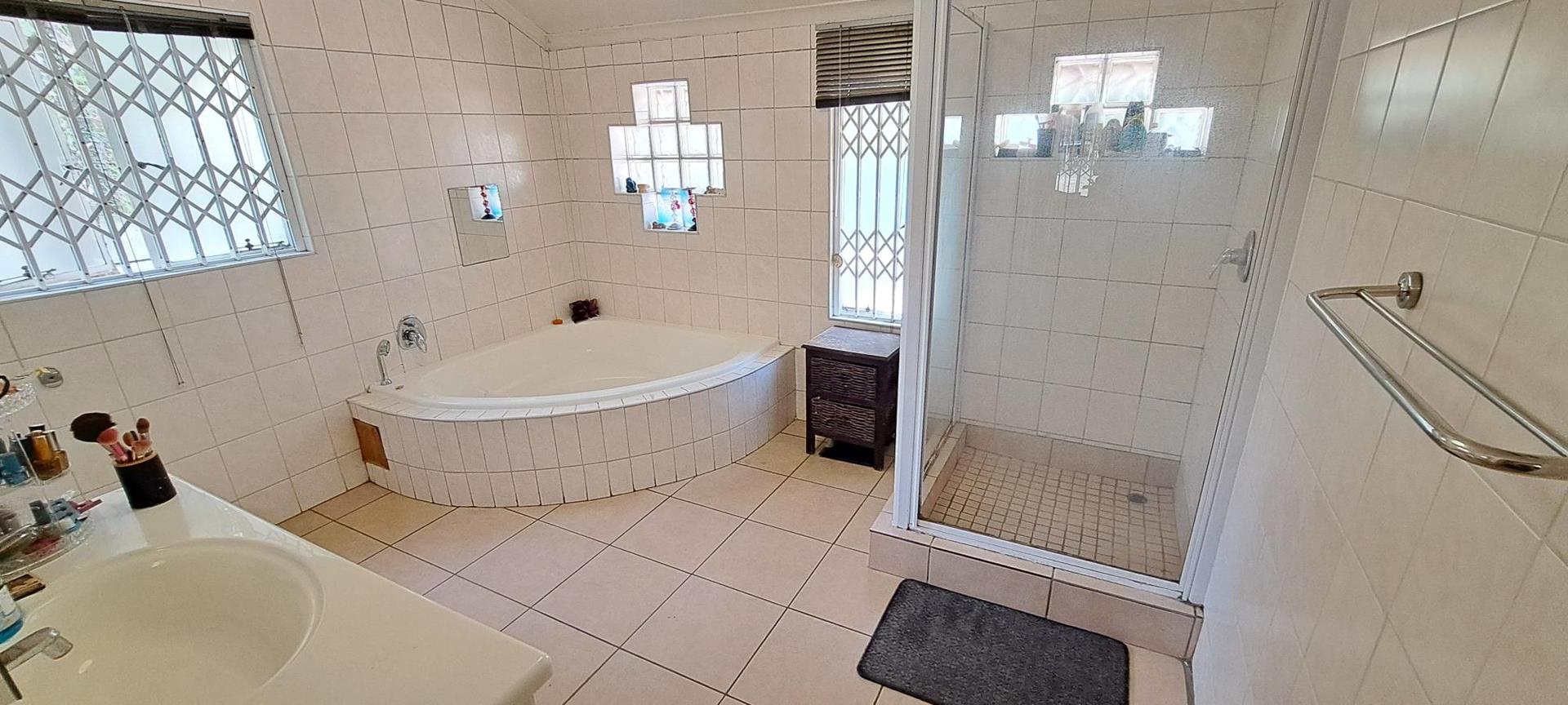 3 Bedroom Property for Sale in Bromhof Gauteng