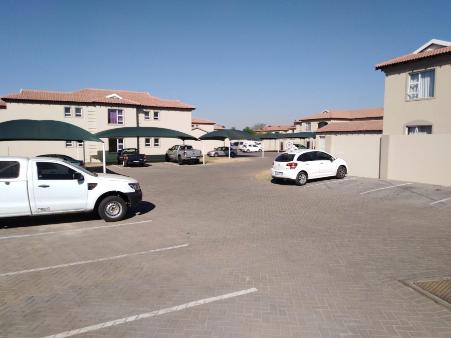 2 Bedroom Property for Sale in Morehill Gauteng