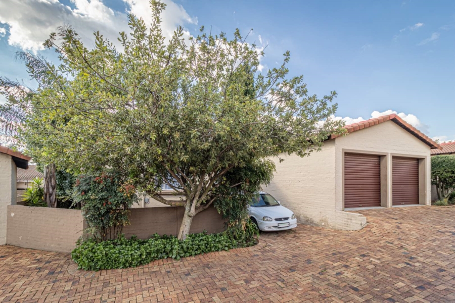 2 Bedroom Property for Sale in Honeydew Manor Gauteng