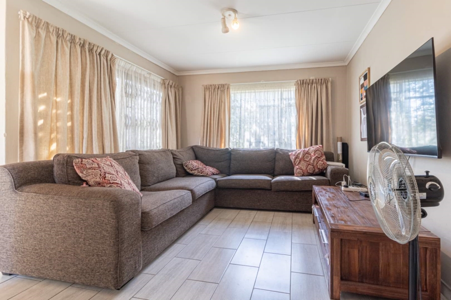 2 Bedroom Property for Sale in Honeydew Manor Gauteng