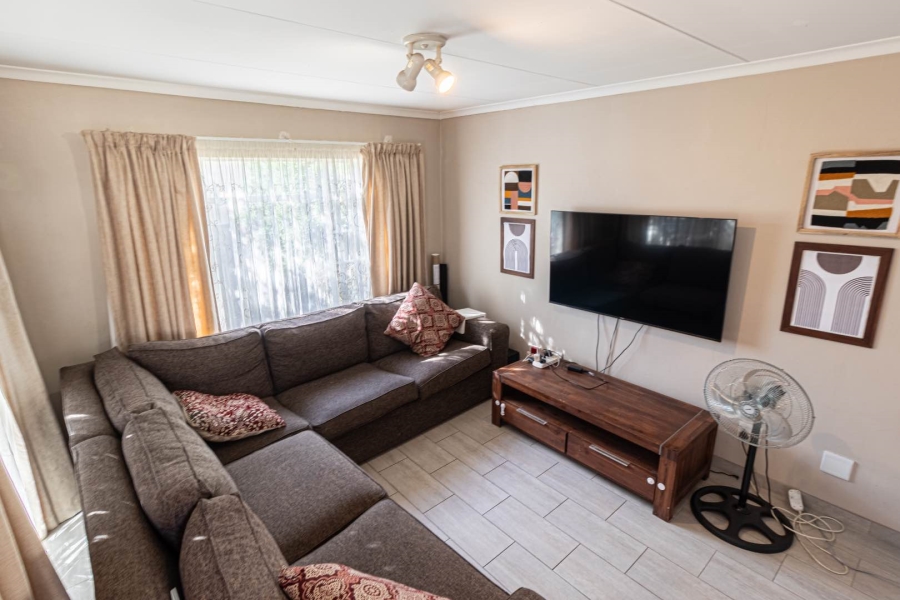 2 Bedroom Property for Sale in Honeydew Manor Gauteng