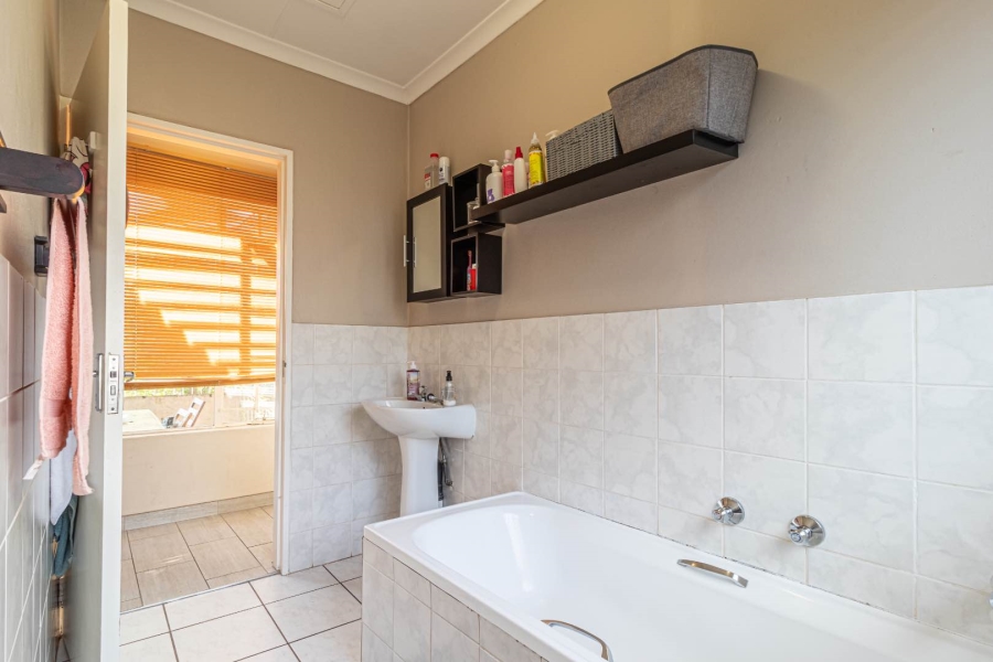 2 Bedroom Property for Sale in Honeydew Manor Gauteng