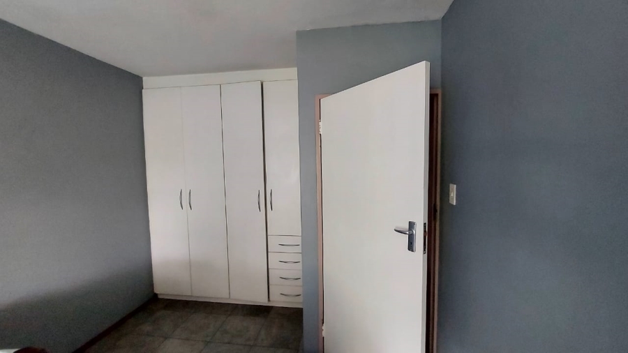 To Let 1 Bedroom Property for Rent in Halfway Gardens Gauteng